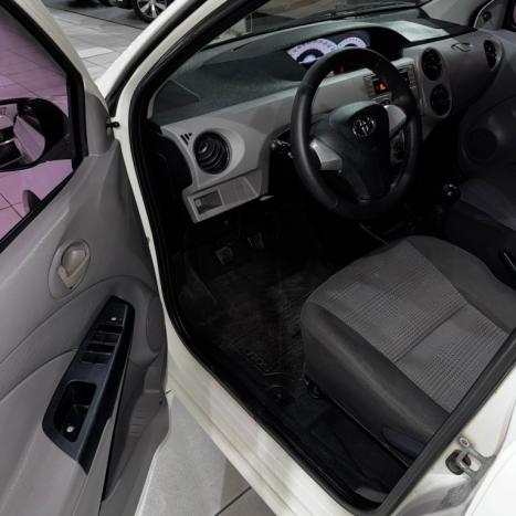TOYOTA Etios Hatch 1.3 16V 4P FLEX XS, Foto 7