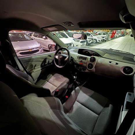 TOYOTA Etios Hatch 1.3 16V 4P FLEX XS, Foto 9