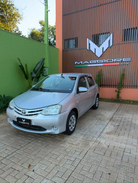 TOYOTA Etios Hatch 1.3 16V 4P FLEX X, Foto 3