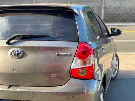 TOYOTA Etios Hatch 1.5 16V 4P FLEX X PLUS, Foto 4