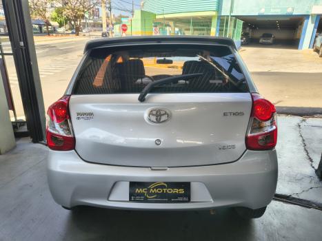 TOYOTA Etios Hatch 1.3 16V 4P FLEX XS, Foto 3