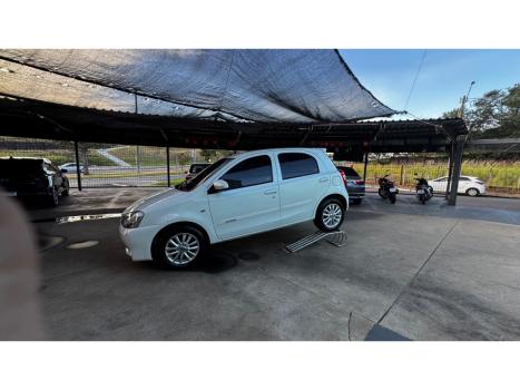 TOYOTA Etios Hatch 1.3 16V 4P FLEX, Foto 4