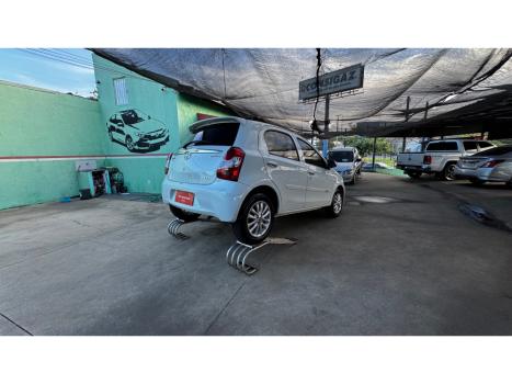 TOYOTA Etios Hatch 1.3 16V 4P FLEX, Foto 6