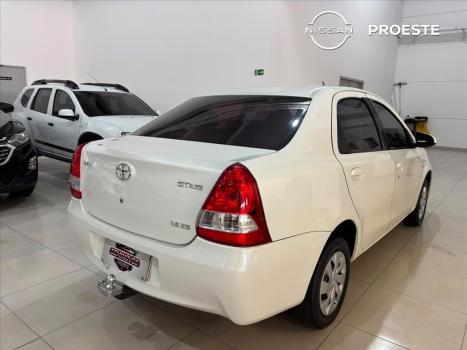 TOYOTA Etios Hatch 1.5 16V 4P FLEX XS AUTOM�TICO, Foto 4