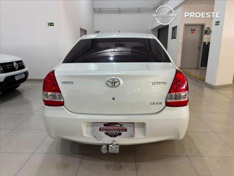 TOYOTA Etios Hatch 1.5 16V 4P FLEX XS AUTOM�TICO, Foto 5