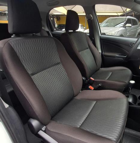 TOYOTA Etios Hatch 1.3 16V 4P FLEX X AUTOM�TICO, Foto 6