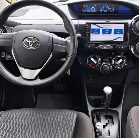 TOYOTA Etios Hatch 1.3 16V 4P FLEX X AUTOM�TICO, Foto 13