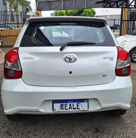 TOYOTA Etios Hatch 1.3 16V 4P FLEX X AUTOM�TICO, Foto 17