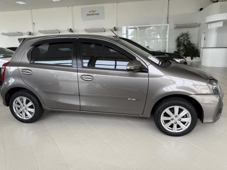 TOYOTA Etios Hatch 1.5 16V 4P FLEX X PLUS AUTOMÁTICO, Foto 2
