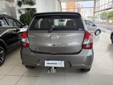 TOYOTA Etios Hatch 1.5 16V 4P FLEX X PLUS AUTOMÁTICO, Foto 6