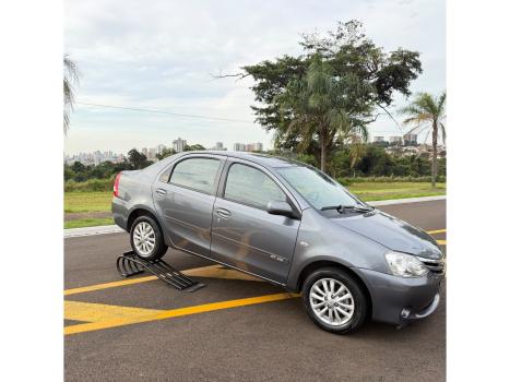 TOYOTA Etios Hatch 1.5 16V 4P FLEX XLS, Foto 3