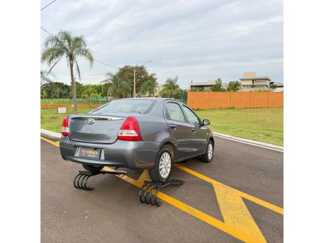 TOYOTA Etios Hatch 1.5 16V 4P FLEX XLS, Foto 4