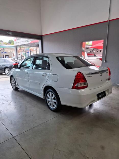 TOYOTA Etios Sedan 1.5 16V 4P FLEX XLS AUTOMTICO, Foto 4