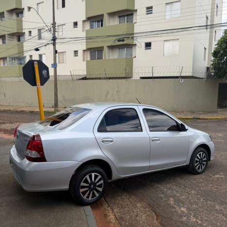 TOYOTA Etios Sedan 1.5 16V 4P FLEX X AUTOM�TICO, Foto 3