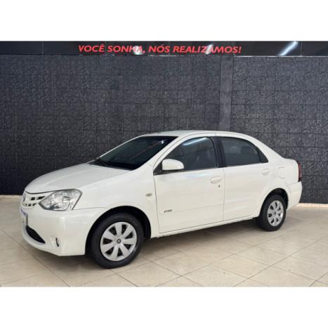 TOYOTA Etios Sedan 1.5 16V 4P FLEX XS, Foto 2
