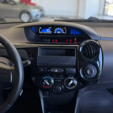 TOYOTA Etios Sedan 1.5 16V 4P FLEX X, Foto 4