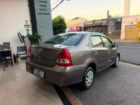 TOYOTA Etios Sedan 1.5 16V 4P FLEX XS, Foto 4