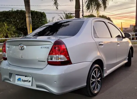 TOYOTA Etios Sedan 1.5 16V 4P FLEX PLATINUM AUTOM�TICO, Foto 3