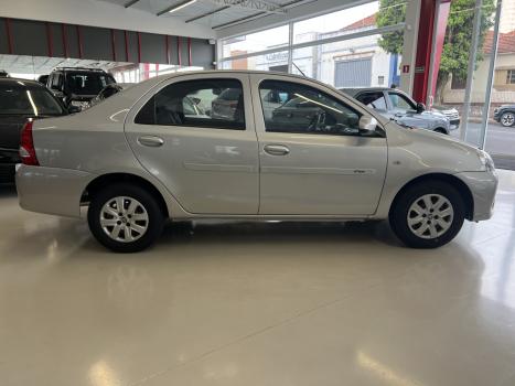 TOYOTA Etios Sedan 1.5 16V 4P FLEX X, Foto 3