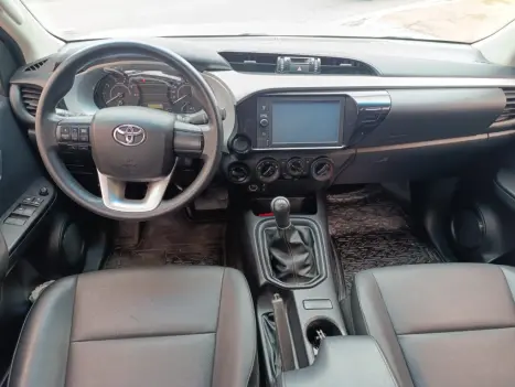 TOYOTA Hilux Caminhonete 2.8 16V 4P POWER PACK TURBO DIESEL 4X4 CABINE DUPLA, Foto 4 TOYOTA Hilux Caminhonete 2.8 16V 4P POWER PACK TURBO DIESEL 4X4 CABINE DUPLA, Foto 4