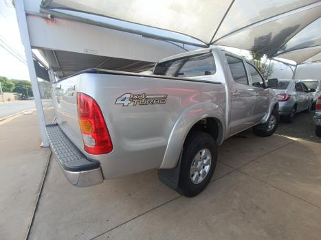 TOYOTA Hilux Caminhonete 2.4 4P 4X4 DIESEL CABINE DUPLA, Foto 4 TOYOTA Hilux Caminhonete 2.4 4P 4X4 DIESEL CABINE DUPLA, Foto 4