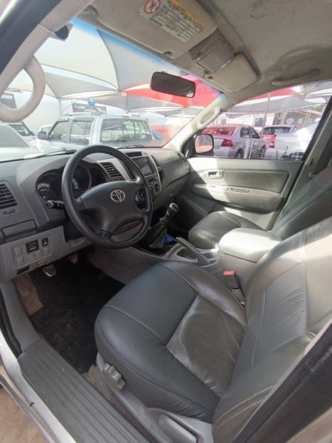TOYOTA Hilux Caminhonete 2.4 4P 4X4 DIESEL CABINE DUPLA, Foto 9 TOYOTA Hilux Caminhonete 2.4 4P 4X4 DIESEL CABINE DUPLA, Foto 9