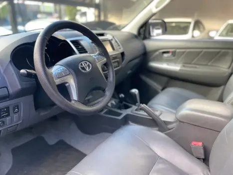 TOYOTA Hilux Caminhonete 2.7 16V 4P SRV FLEX 4X4  CABINE DUPLA AUTOMTICO, Foto 12