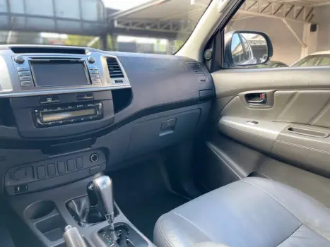 TOYOTA Hilux Caminhonete 2.7 16V 4P SRV FLEX 4X4  CABINE DUPLA AUTOMTICO, Foto 13