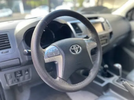 TOYOTA Hilux Caminhonete 2.7 16V 4P SRV FLEX 4X4  CABINE DUPLA AUTOMTICO, Foto 14