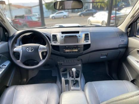 TOYOTA Hilux Caminhonete 2.7 16V 4P SRV FLEX 4X4  CABINE DUPLA AUTOMTICO, Foto 15