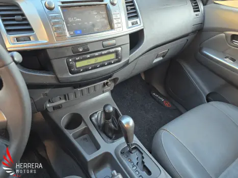TOYOTA Hilux Caminhonete 2.7 16V 4P SRV FLEX 4X4  CABINE DUPLA AUTOMTICO, Foto 9