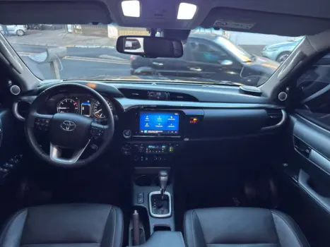 TOYOTA Hilux Caminhonete 2.8 16V SRX 4X4 DIESEL CABINE DUPLA AUTOMTICO, Foto 16