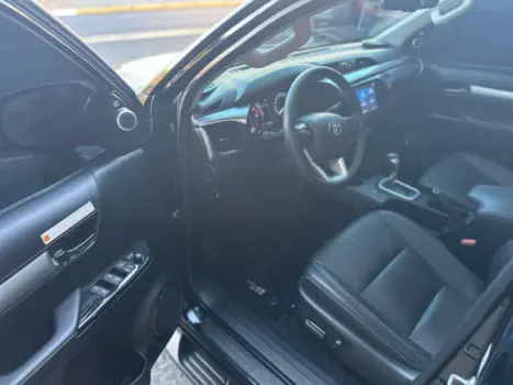 TOYOTA Hilux Caminhonete 2.8 16V SRX 4X4 DIESEL CABINE DUPLA AUTOMTICO, Foto 19