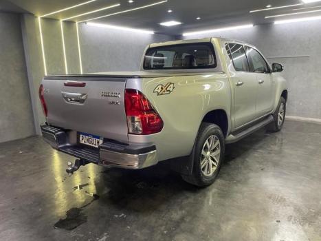 TOYOTA Hilux Caminhonete 2.8 16V SRX 4X4 TURBO DIESEL CABINE DUPLA AUTOMTICO, Foto 5