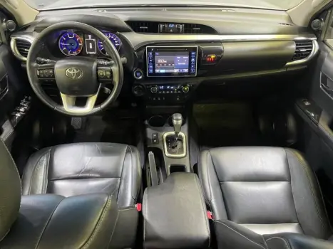TOYOTA Hilux Caminhonete 2.8 16V SRX 4X4 TURBO DIESEL CABINE DUPLA AUTOMTICO, Foto 11