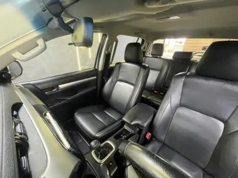 TOYOTA Hilux Caminhonete 2.8 16V SRX 4X4 TURBO DIESEL CABINE DUPLA AUTOMTICO, Foto 12