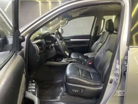 TOYOTA Hilux Caminhonete 2.8 16V SRX 4X4 TURBO DIESEL CABINE DUPLA AUTOMTICO, Foto 13