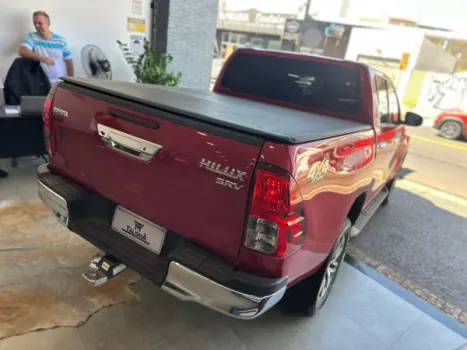 TOYOTA Hilux Caminhonete 2.8 16V SRV 4X4 DIESEL CABINE DUPLA AUTOMTICO, Foto 4