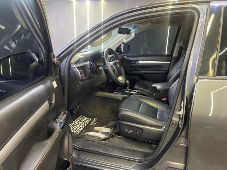 TOYOTA Hilux Caminhonete 2.7 16V 4P SRV FLEX 4X4  CABINE DUPLA AUTOMTICO, Foto 12