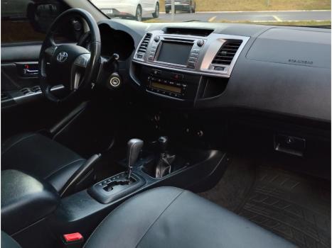 TOYOTA Hilux Caminhonete 3.0 4P 4X4 SRV TURBO DIESEL TOP CABINE DUPLA AUTOMTICO, Foto 6