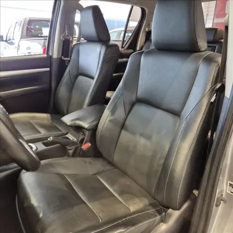 TOYOTA Hilux Caminhonete 2.8 16V SRV 4X4 DIESEL CABINE DUPLA AUTOMTICO, Foto 15