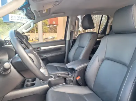 TOYOTA Hilux Caminhonete 2.8 16V SRV 4X4 DIESEL CABINE DUPLA AUTOMTICO, Foto 12