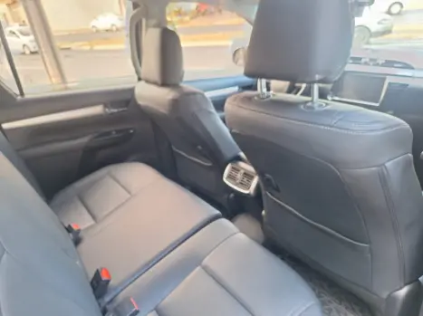 TOYOTA Hilux Caminhonete 2.8 16V SRV 4X4 DIESEL CABINE DUPLA AUTOMTICO, Foto 14