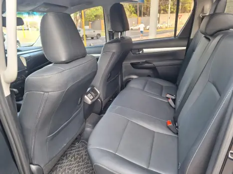 TOYOTA Hilux Caminhonete 2.8 16V SRV 4X4 DIESEL CABINE DUPLA AUTOMTICO, Foto 15