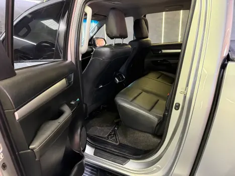 TOYOTA Hilux Caminhonete 2.8 16V SRV 4X4 DIESEL CABINE DUPLA AUTOMTICO, Foto 8