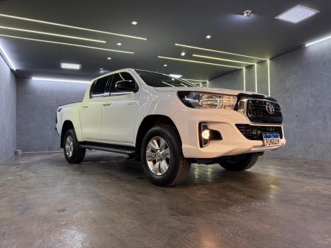 TOYOTA Hilux Caminhonete 2.8 16V 4P SR 4X4 DIESEL CABINE DUPLA AUTOMTICO, Foto 4