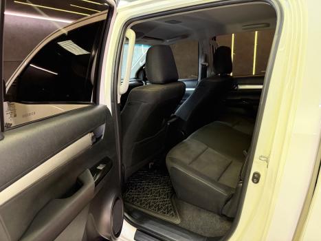 TOYOTA Hilux Caminhonete 2.8 16V 4P SR 4X4 DIESEL CABINE DUPLA AUTOMTICO, Foto 9