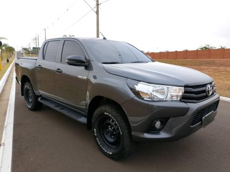 TOYOTA Hilux Caminhonete 2.8 16V 4P SR 4X4 DIESEL CHALLENGE CABINE DUPLA AUTOMTICO, Foto 3