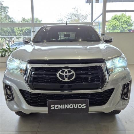 TOYOTA Hilux Caminhonete 2.7 16V 4P SRV FLEX CABINE DUPLA AUTOMTICO, Foto 2
