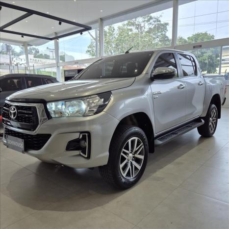 TOYOTA Hilux Caminhonete 2.7 16V 4P SRV FLEX CABINE DUPLA AUTOMTICO, Foto 3